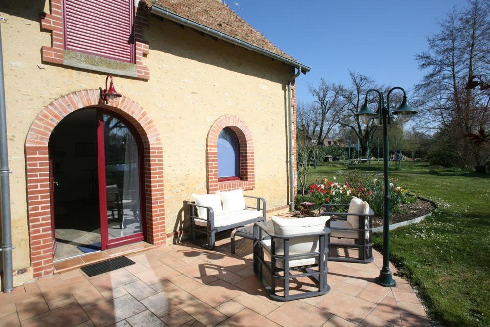 Le Clos Bener Yvre-l'Eveque Exterior photo